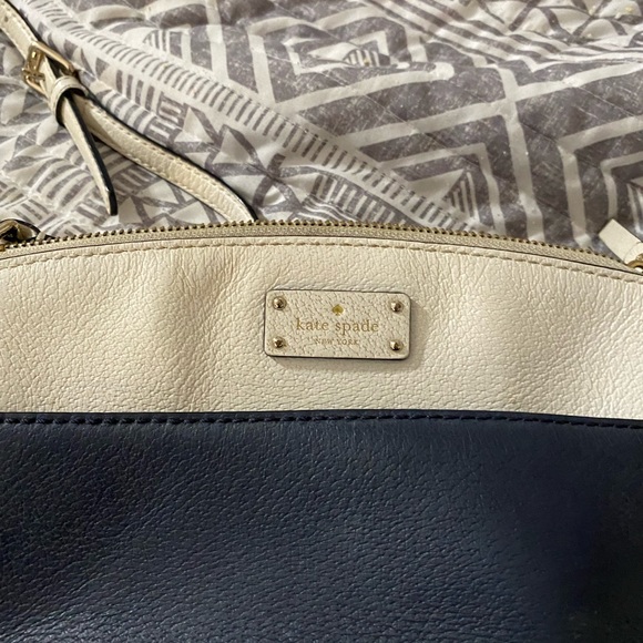 Kate spade crossbody - Picture 1 of 6